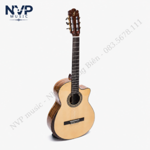 Đàn Guitar Classic Ba Đờn C-600-J mặt gỗ Thông Sitka hoặc Cedar, lưng hông gỗ Điệp, khóa Japan, có gù và ty chỉnh cần. Chất âm cao cấp dành cho người chơi nghiêm túc.